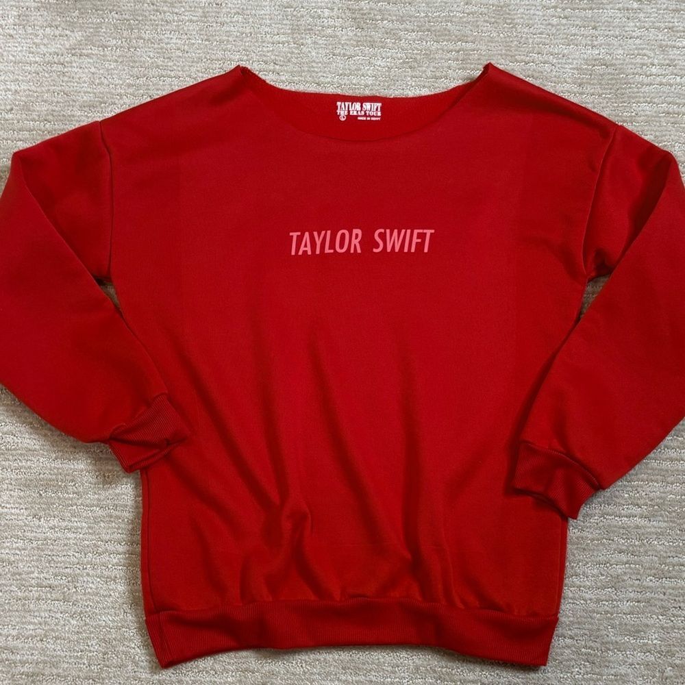 Taylor Swift The Eras Tour RED Taylor's Version Fleece Sweatshirt Size Large - Picture 8 of 9
